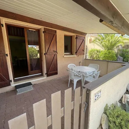 Villa Pavillon 2 Pieces + Mezzanine, 5 Couchages, Proche Plage, Terrasse, Parking, Animaux Admis - Fr-1-106-93 Saint-Cyprien (Pyrenees-Orientales)